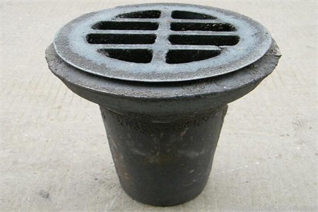 山南泄水管